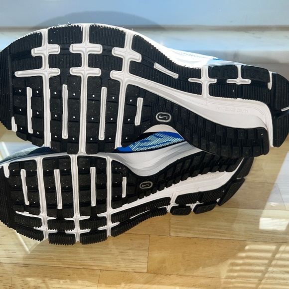 Woman's Nike Air Pegasus 30 Athletic Shoes - Size 9 - Picture 4 of 7